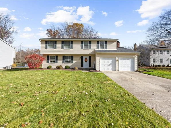 6031 Willow Lake Dr, Hudson, OH 44236