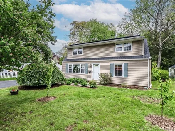 32 Bethpage Drive, Bethel, CT 06801