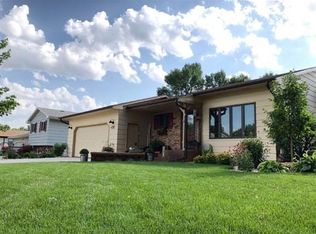 4712 S Fireside Ave, Sioux Falls, SD 57103