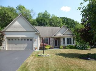 23 Seawatch Trl, Webster, NY 14580