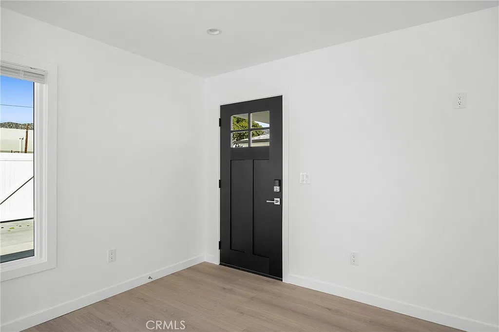 2 bed, 853 sqft, $3,500 — Photo 3