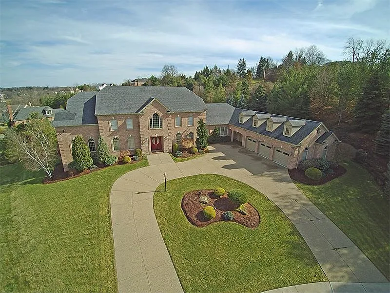 1725 Hunters Path Ln photo 1