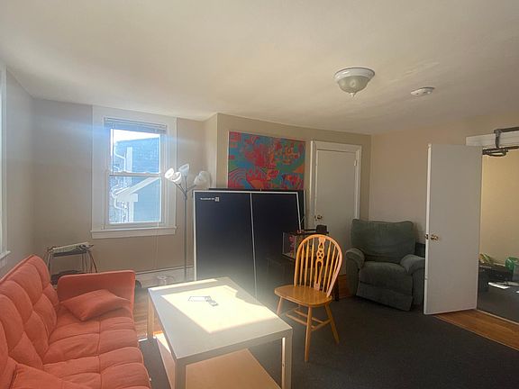 2nd image of 299 Wickenden St Floor 3