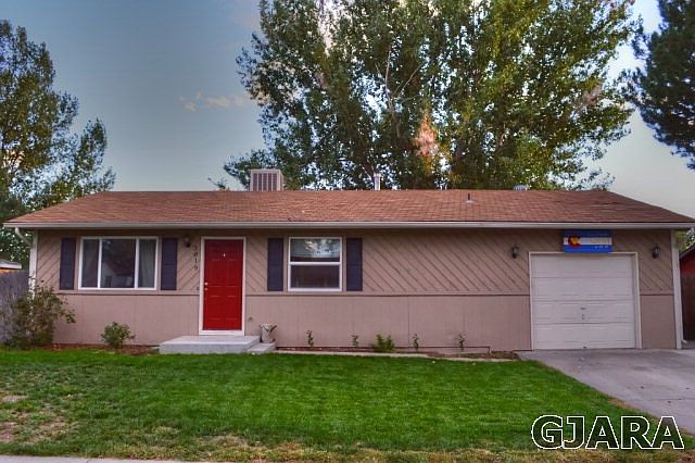 1st image of 3019 N Moorland Cir