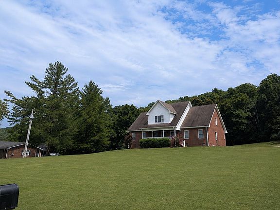 2nd image of 147 Hogans Creek Rd