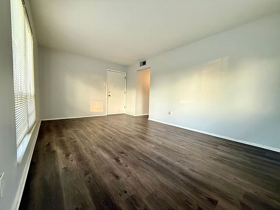3rd image of 10380 Parkman Dr APT A