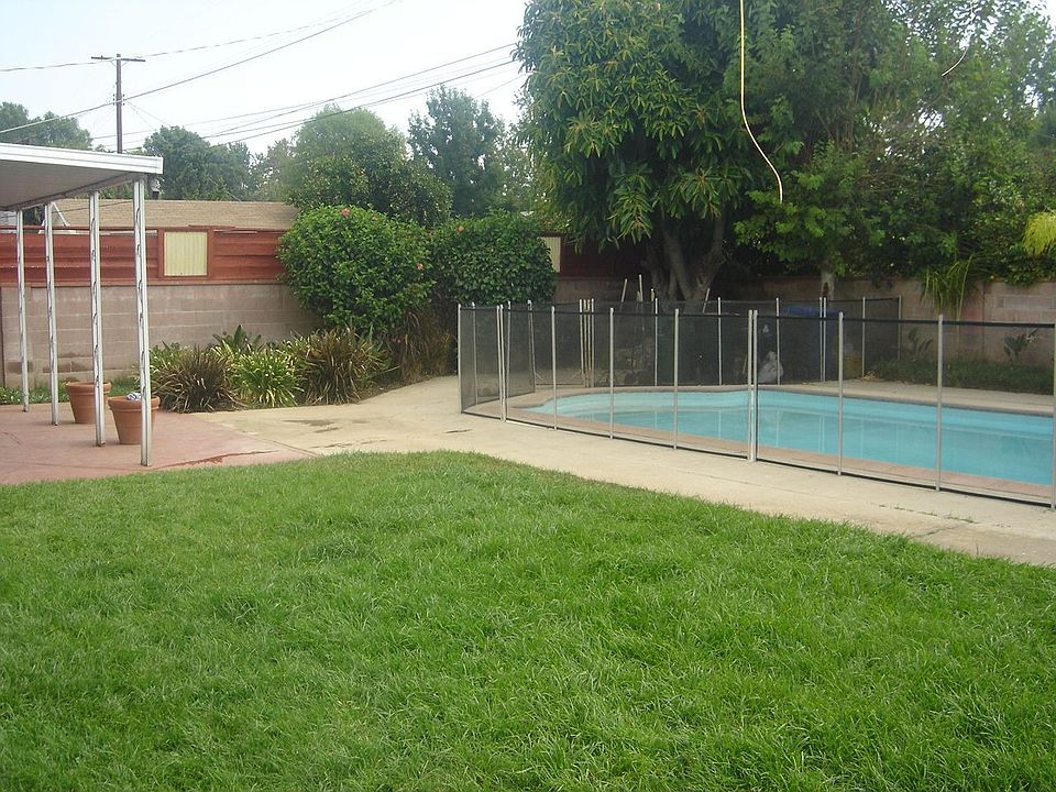 2nd image of 10038 Burnet Ave