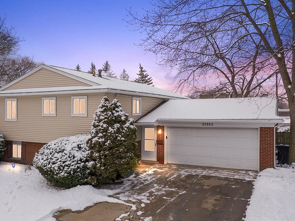 1st image of 23923 Brookplace Ct