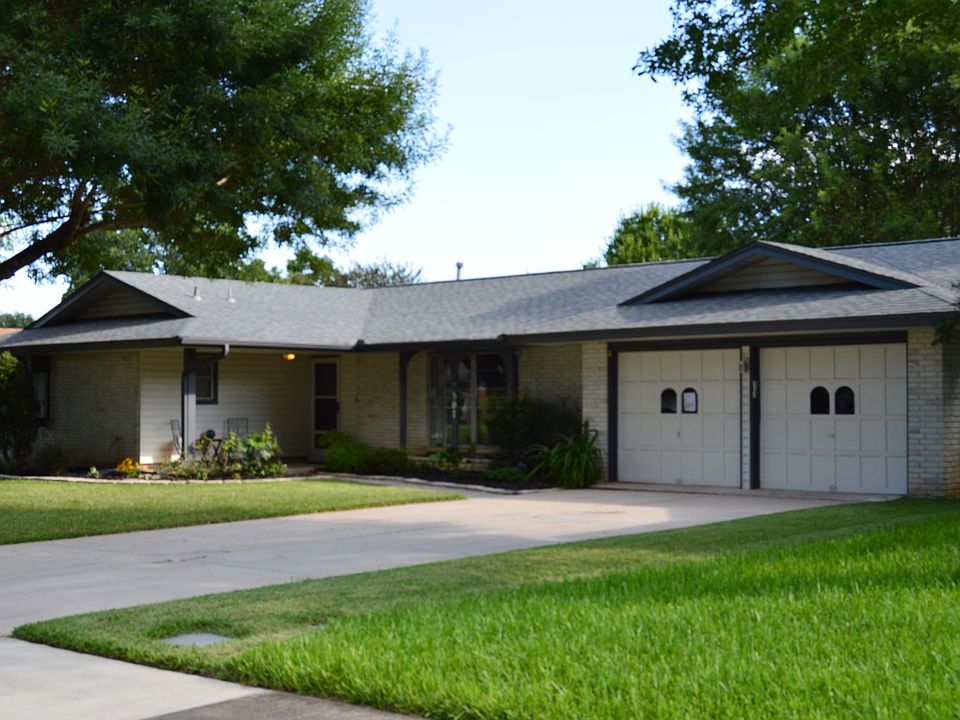 1st image of 507 Balboa Dr