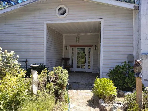 526 Live Oak Dr, Happy Camp, CA 96039