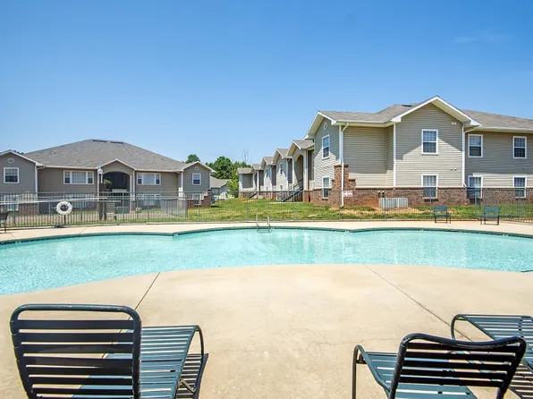 Laurel Pointe