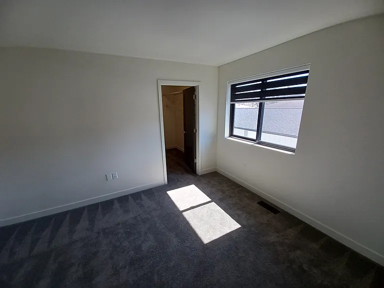 Theodora Rowhomes — Photo 46