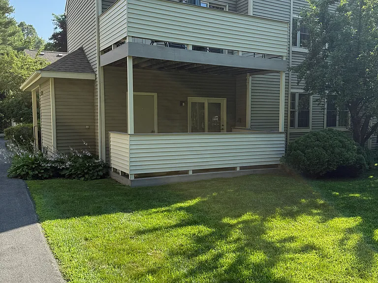 136 Monmouth Way — Photo 18