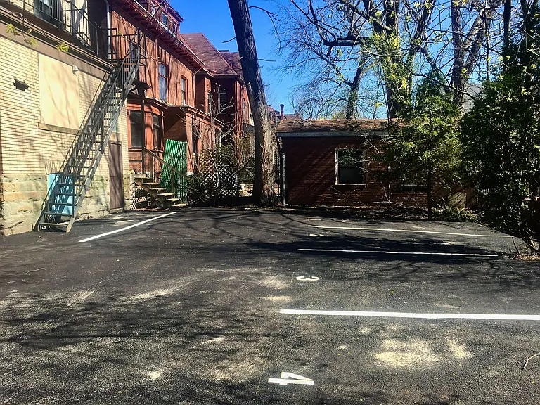 339 S Fairmount St — Photo 2