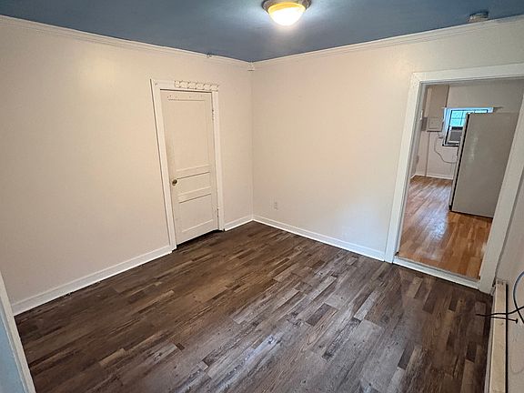 4th image of 1040 40th Ave N #A