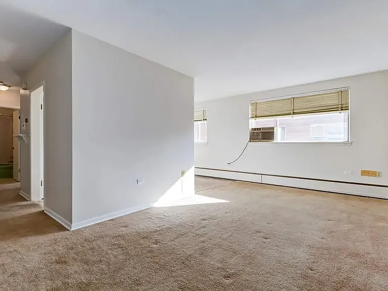 2220 Robinson St — Photo 26