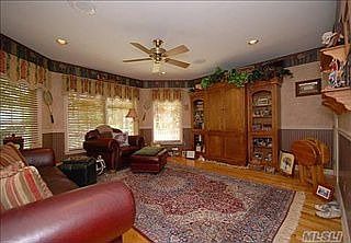 3rd image of 14 Brook Nursery Dr