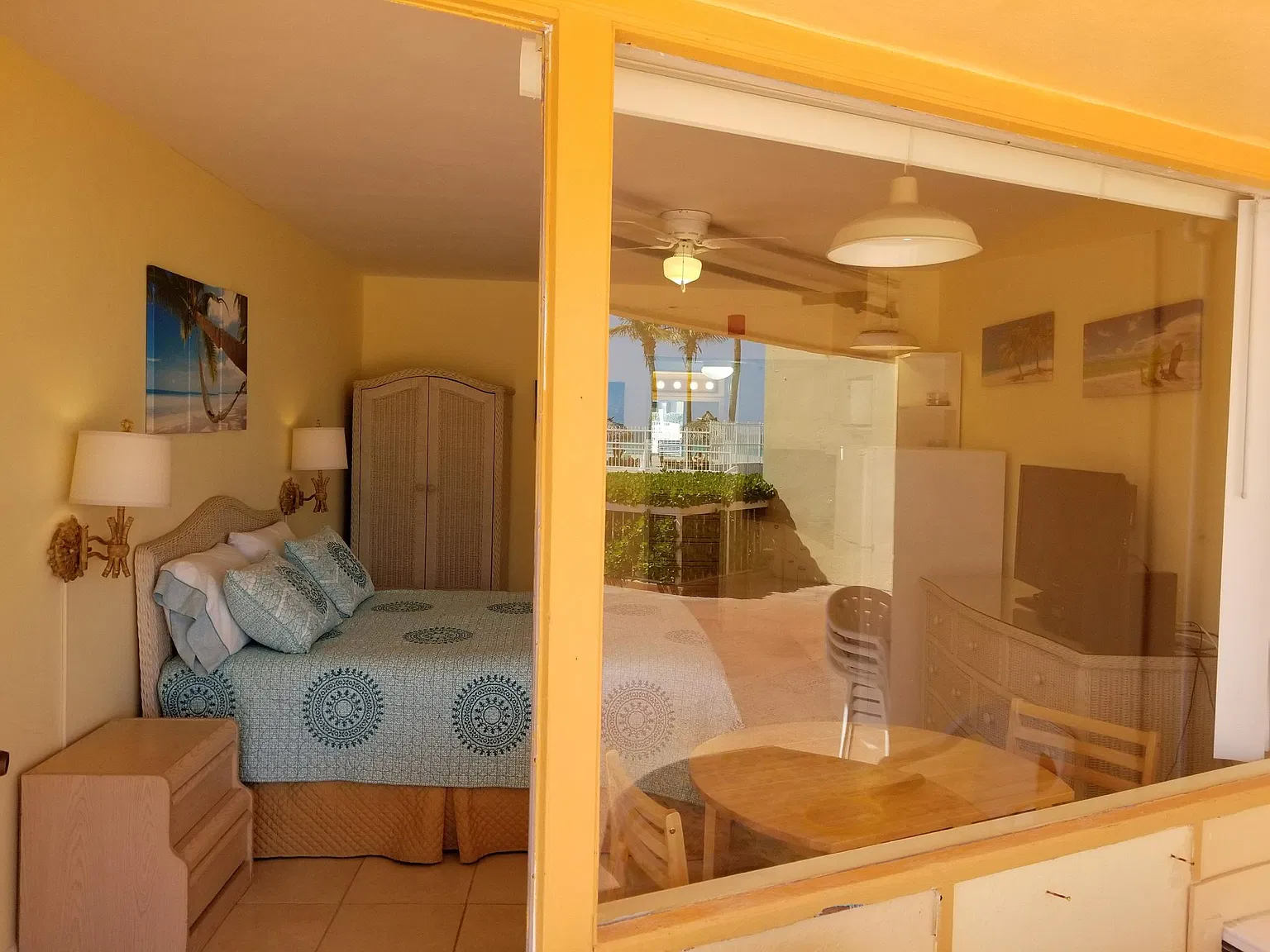 18335 Collins Ave — Photo 4