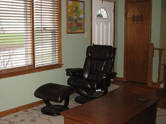 4th image of 3024 S 46th St