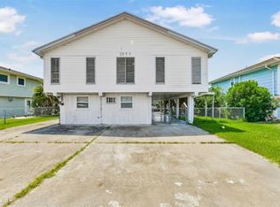 1073 Redfish St, Bayou Vista, TX 77563