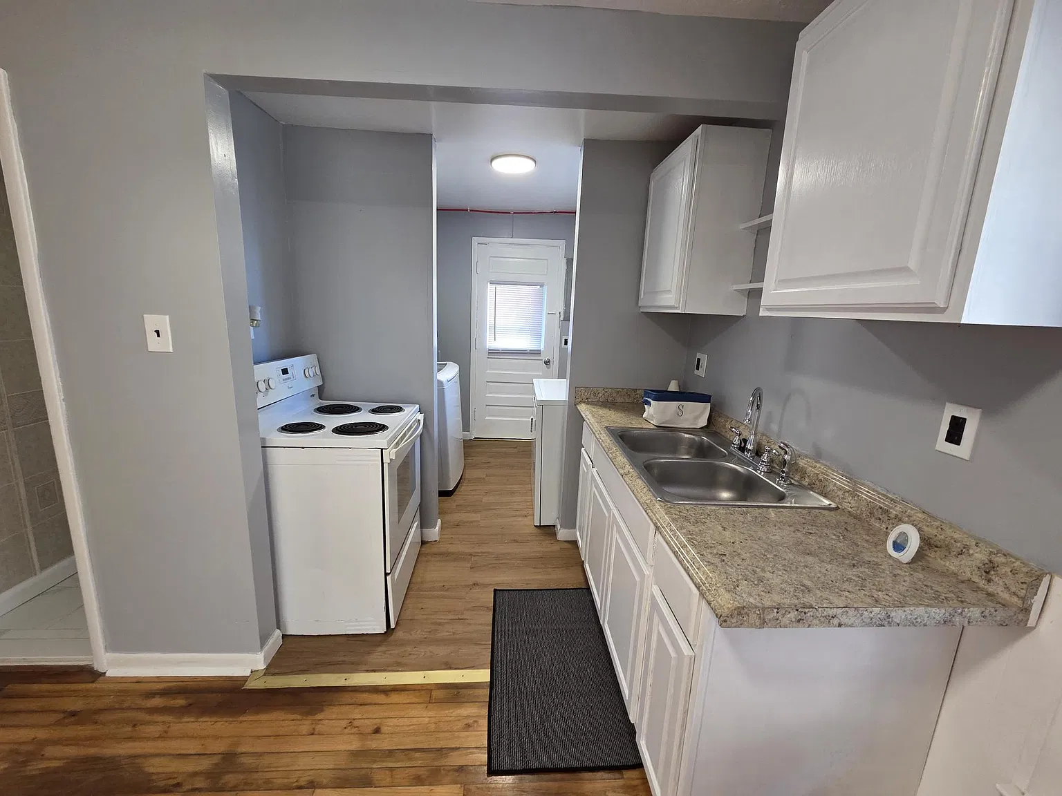 3 bed, 1000 sqft, $1,299 — Photo 4