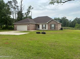 17 Camellia Rd, Carriere, MS 39426