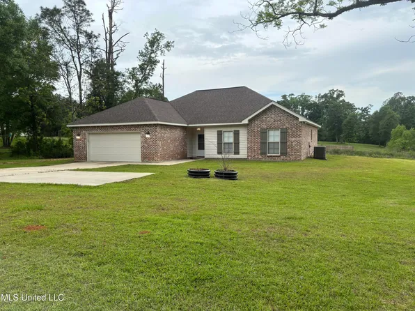 17 Camellia Rd, Carriere, MS 39426