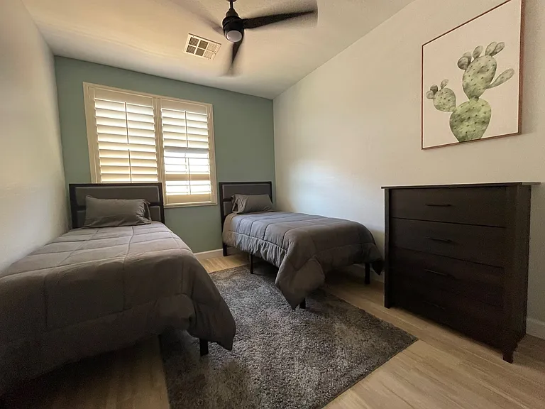 3305 E Windsor Dr — Photo 16