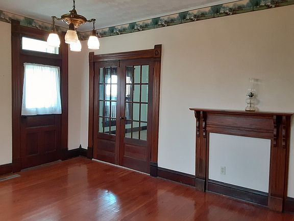 Family Room 12 ft X 15 ft