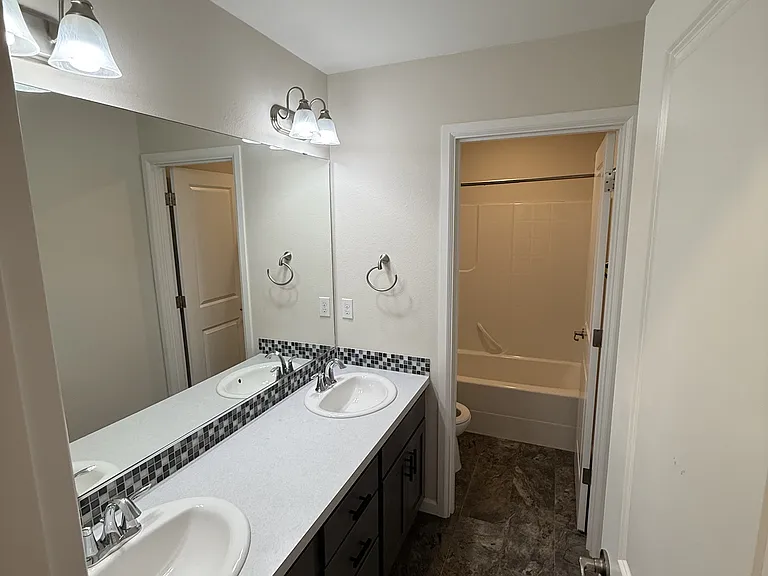 Guest Bath 1