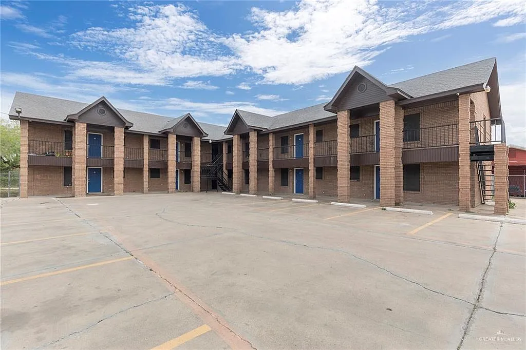 2 bed, 1.0 bath, 650 sqft, $800 — Photo 1
