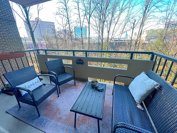 Relaxing balcony overlooking the Tyson_s Mall, with the pedestrian bridge just a few minutes away!