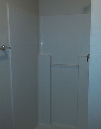 My Management Company Robbins Ave Apartments for Rent 3 Bedroom 3 Bath Bathroom 3 Shower_08242018