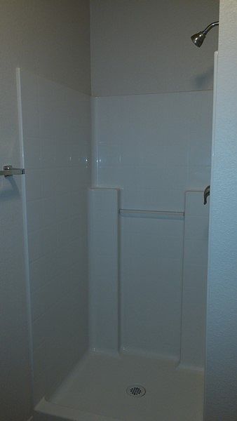 My Management Company Robbins Ave Apartments for Rent 3 Bedroom 3 Bath Bathroom 3 Shower_08242018