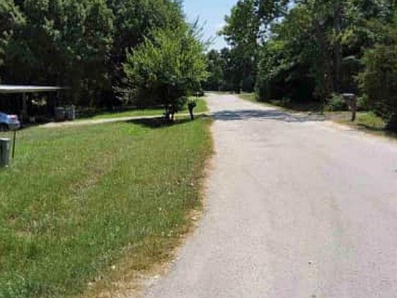 3rd image of 127 Lowrey Cir
