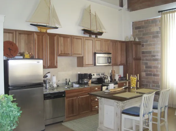 401 W Shoreline Dr, Sandusky, OH 44870