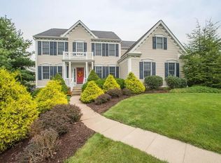 1041 Woodridge Dr, Canonsburg, PA