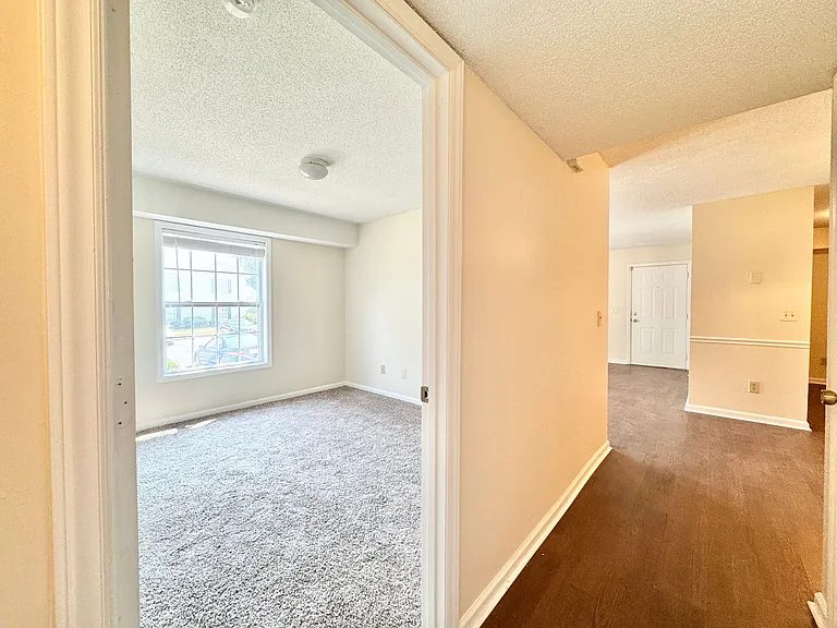 7123D W Friendly Ave — Photo 8