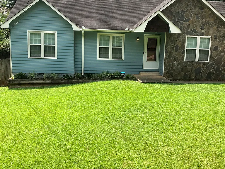 118 Clifford Ct — Photo 2