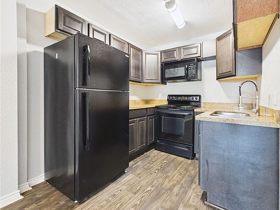4th image of 814 Mitchell St #B