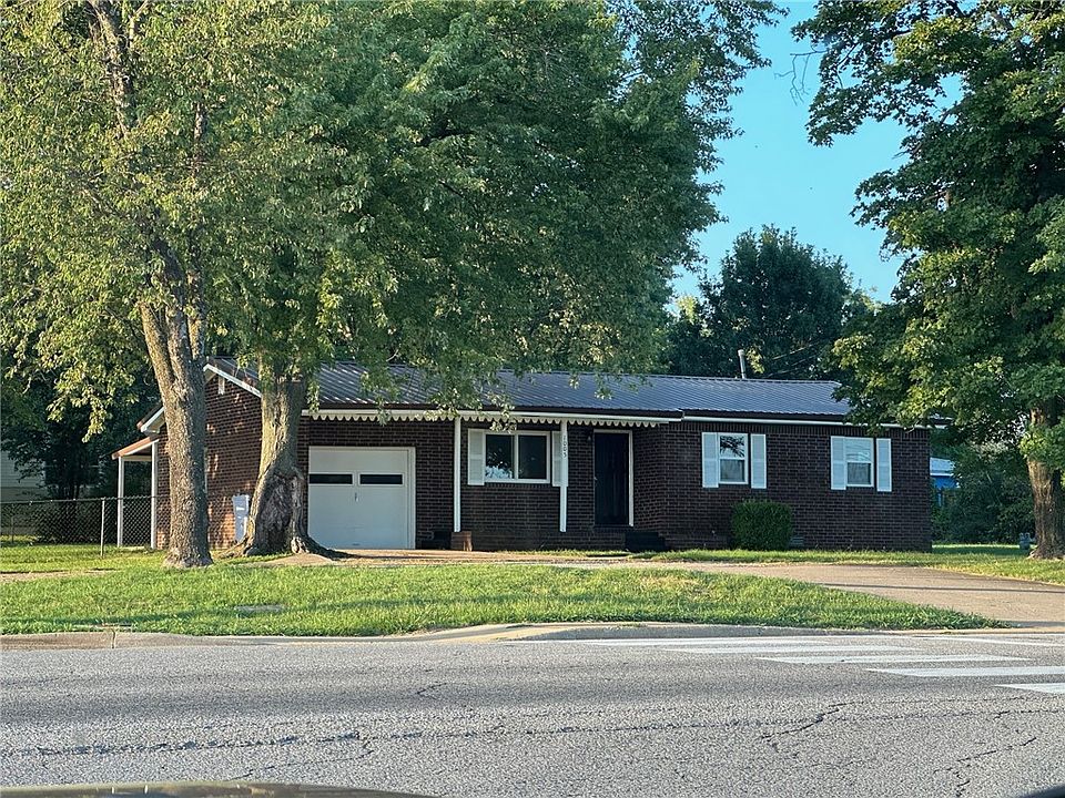 1st image of 1005 Cheri Whitlock Dr