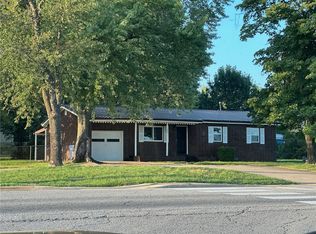 1005 Cheri Whitlock Dr, Siloam Springs, AR 72761