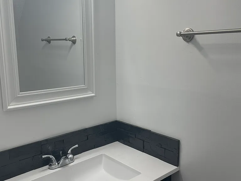 2306 Textile St #5 — Photo 4