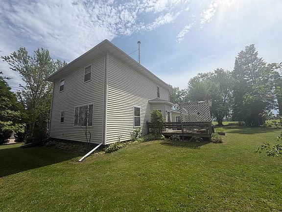 4th image of 920 Allen St