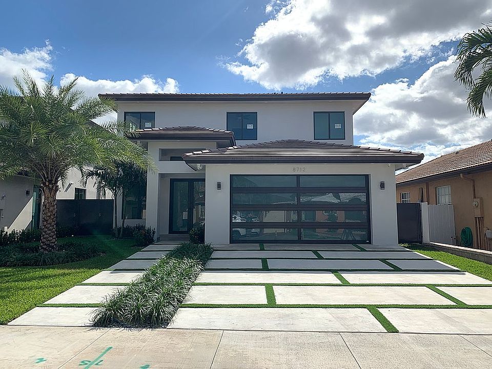 2nd image of 8712 NW 146th Ln