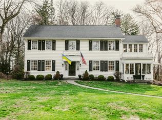 30 Harwood Ln, East Rochester, NY 14445