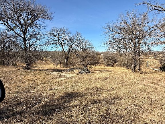 3rd image of 1072 Three Skillet Rd