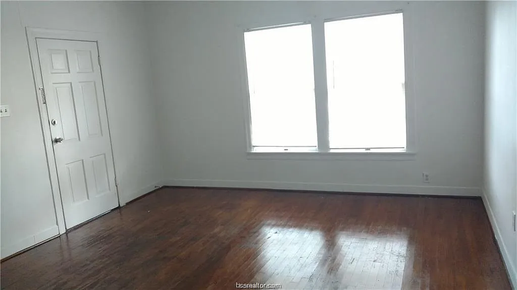 Building Photo - 600 Boyett St #602