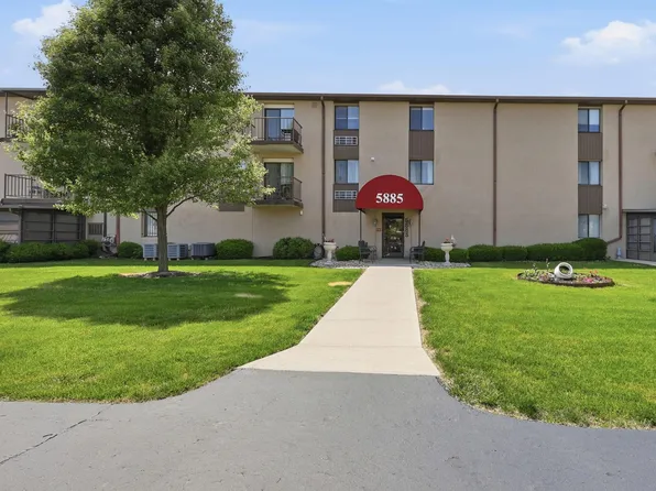 5885 Beechcroft Rd APT 302, Columbus, OH 43229