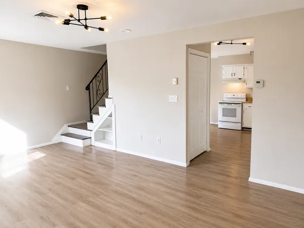 11 Potomac Ave, Barnegat, NJ 08005